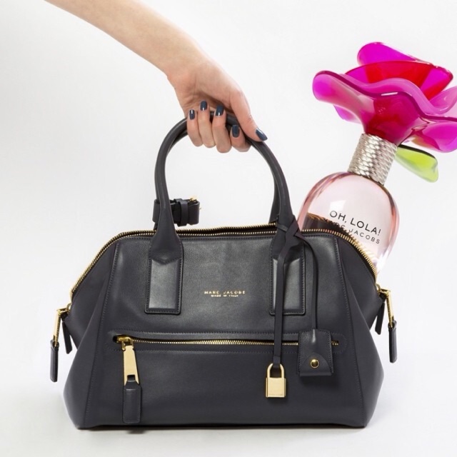 How To Choose A Black Leather Bag You'll Still Be Carrying In Ten Years